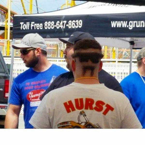 What Is Going On Here? (17 pics) What Is Going On Here? (17 pics)