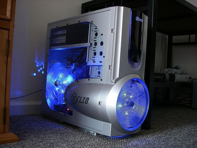Awesome Custom PC Case Designs (45 pics)