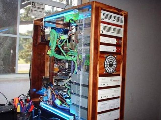 Awesome Custom PC Case Designs (45 pics)