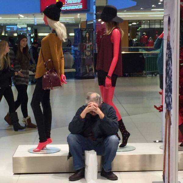 Men Waiting For Their Girls (21 pics) Men Waiting For Their Girls (21 pics)