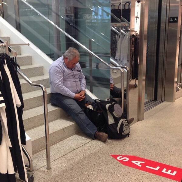 Men Waiting For Their Girls (21 pics) Men Waiting For Their Girls (21 pics)