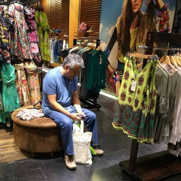 Men Waiting For Their Girls (21 pics) Men Waiting For Their Girls (21 pics)