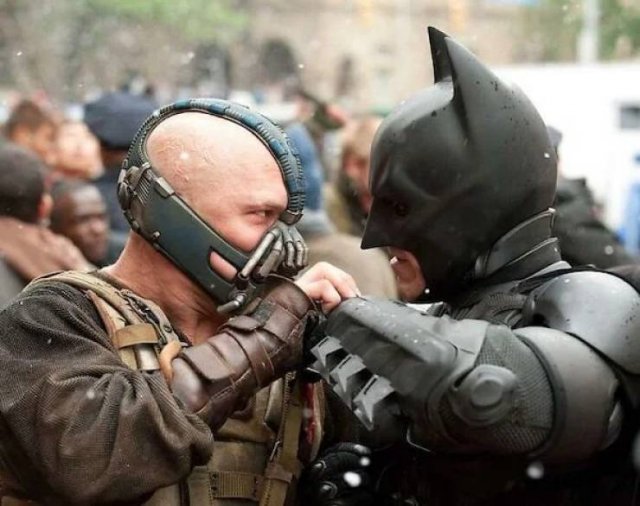 Explaining Biggest Movie Plot Holes (21 pics) Explaining Biggest Movie Plot Holes (21 pics)