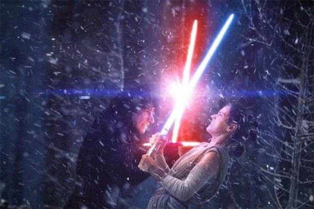 Explaining Biggest Movie Plot Holes (21 pics) Explaining Biggest Movie Plot Holes (21 pics)