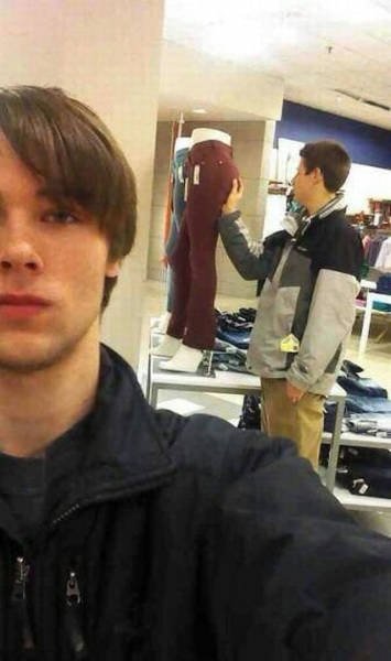 What Is Going On Here? (23 pics)