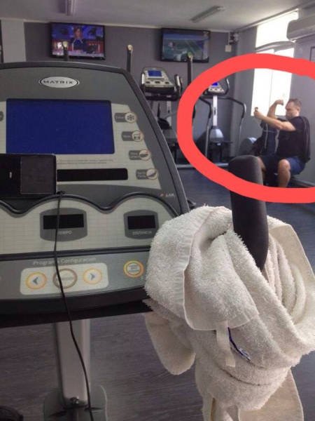 What Is Going On Here? (23 pics)