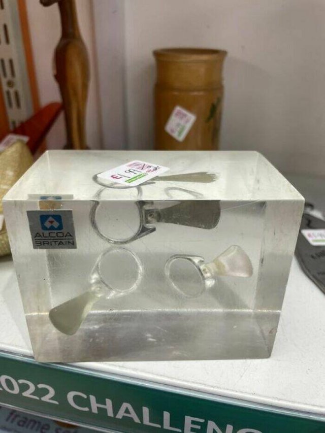 Unusual Finds In Thrift Shops (20 pics)