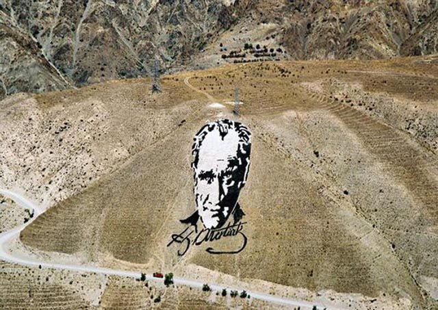 Unusual Geoglyphs (20 pics)