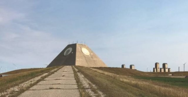 Abandoned Military Bases (18 pics)