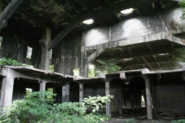 Abandoned Military Bases (18 pics)
