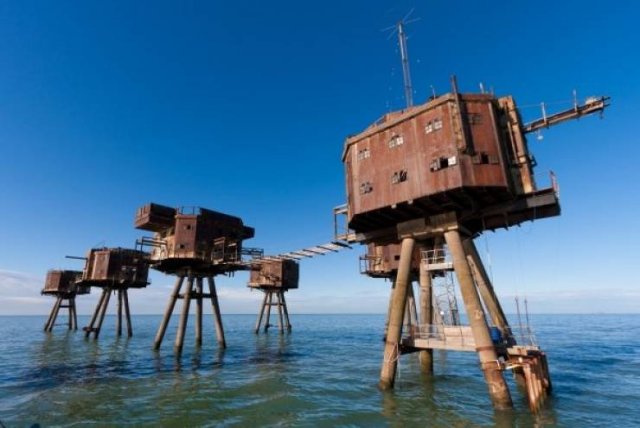 Abandoned Military Bases (18 pics)