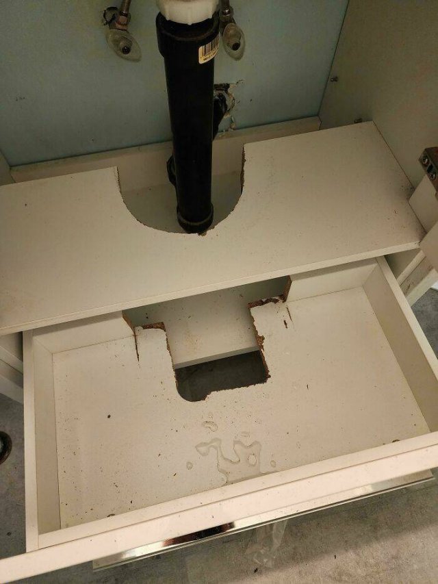 Failed Home Renovation (25 pics)
