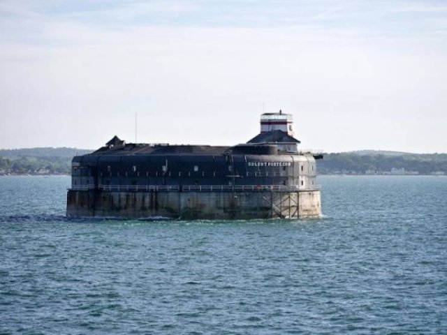 Abandoned Military Bases (18 pics)