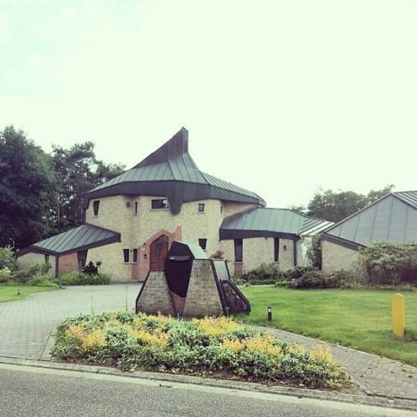 Strange Architecture (30 pics)