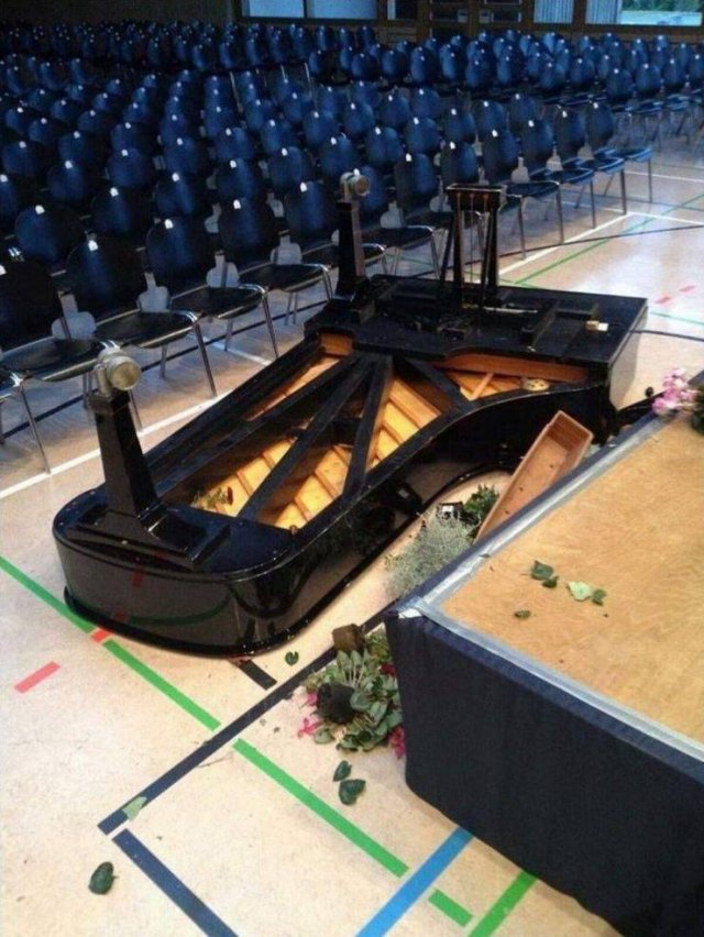 Bad Days Happen (48 pics)