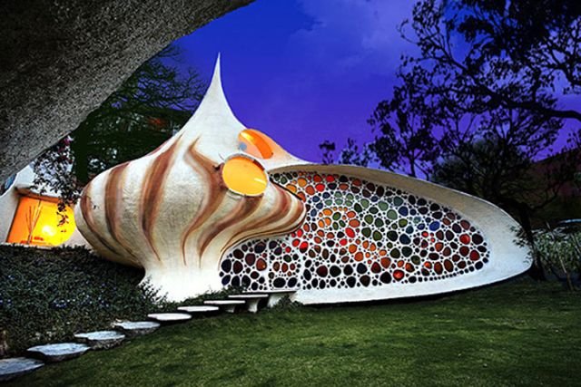 Strange Buildings (21 pics)