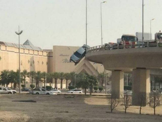 Terrible Drivers (27 pics) Terrible Drivers (27 pics)