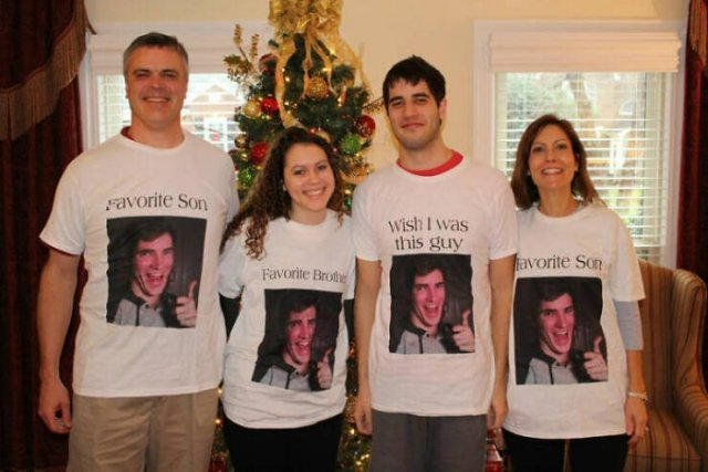 Awkward Family Photos (22 pics)