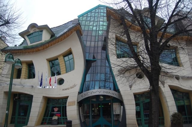 Strange Buildings (21 pics)