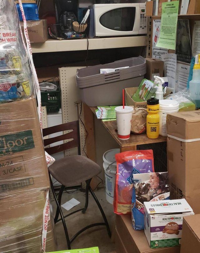 People Share Photos From Their Workplaces (26 pics)