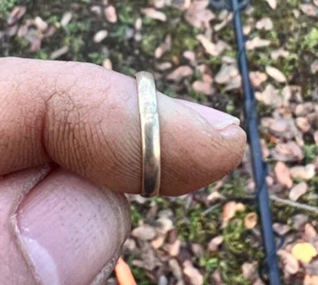 Impressive Metal Detector Finds (20 pics)
