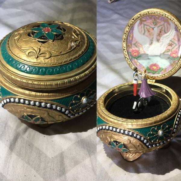 Unusual Finds In Thrift Shops (20 pics)