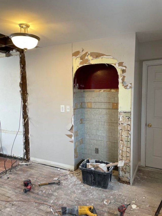Interesting Finds In Old Houses (16 pics)