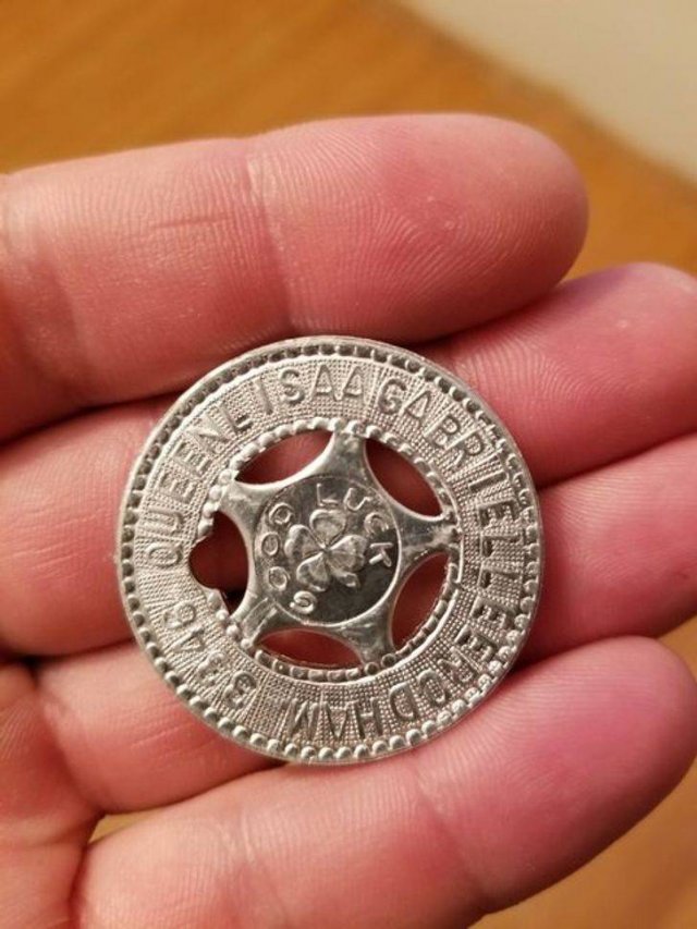 Interesting Finds In Old Houses (16 pics)
