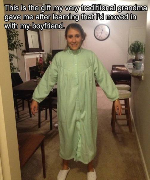 Strange Presents (28 pics)