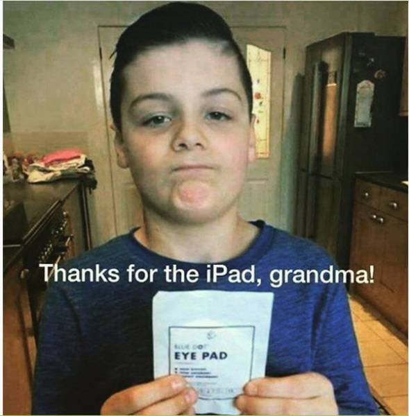 Strange Presents (28 pics)