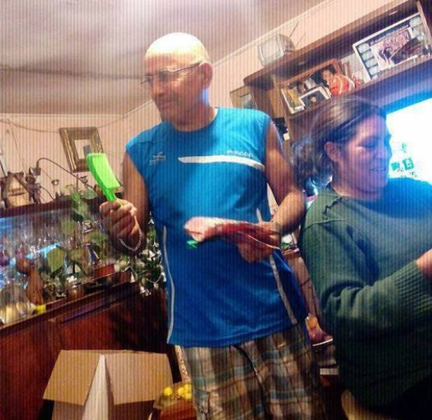 Strange Presents (28 pics)