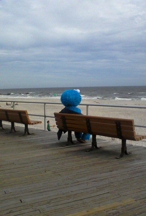 Funny And Strange Situations On The Beaches (34 pics)