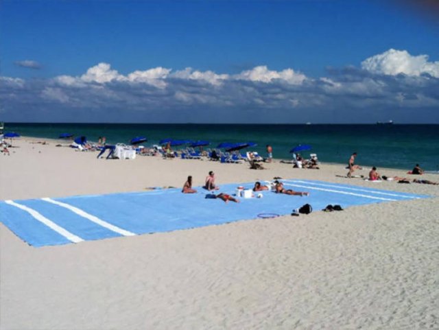 Funny And Strange Situations On The Beaches (34 pics)