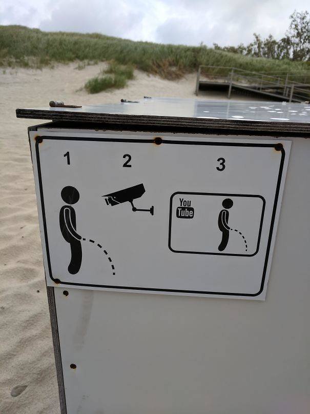 Funny And Strange Situations On The Beaches (34 pics)