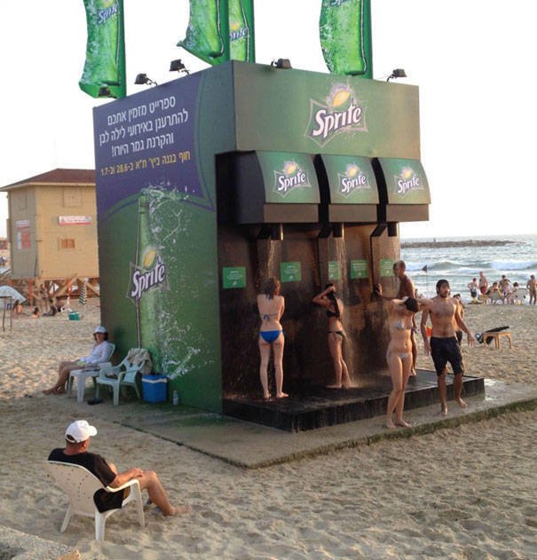 Funny And Strange Situations On The Beaches (34 pics)