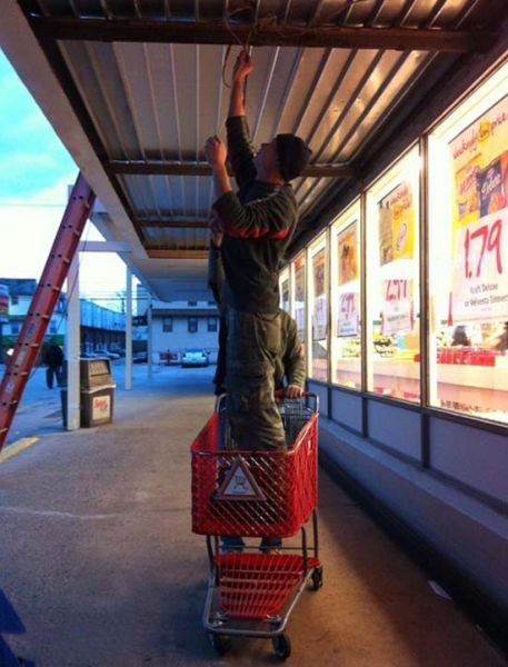What Is Going On Here? (18 pics)