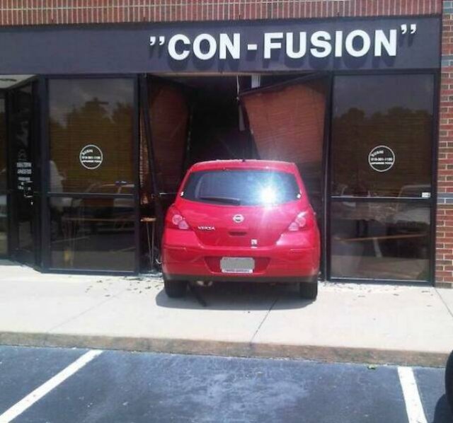 Epic Car Crashes (21 pics)