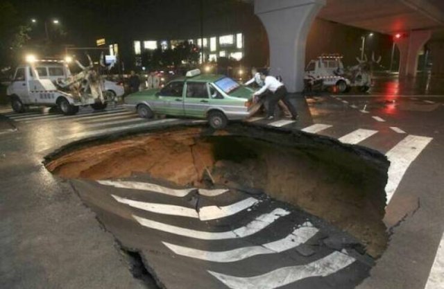 Epic Car Crashes (21 pics)