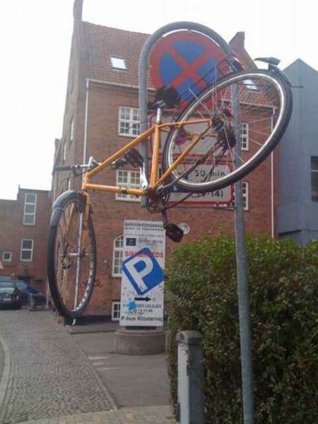 Strange Bicycle Parking (20 pics)