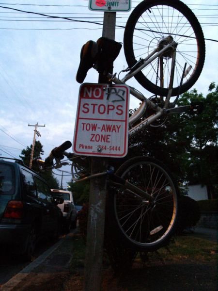 Strange Bicycle Parking (20 pics)
