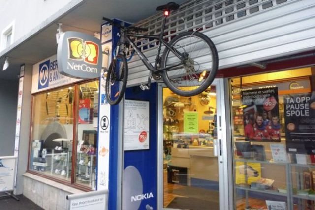 Strange Bicycle Parking (20 pics)