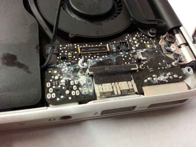 A Repair Technician's Hell (39 pics)