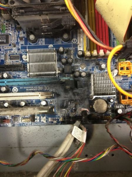A Repair Technician's Hell (39 pics)