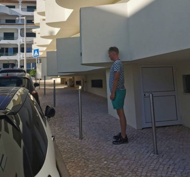 Giant People (24 pics)