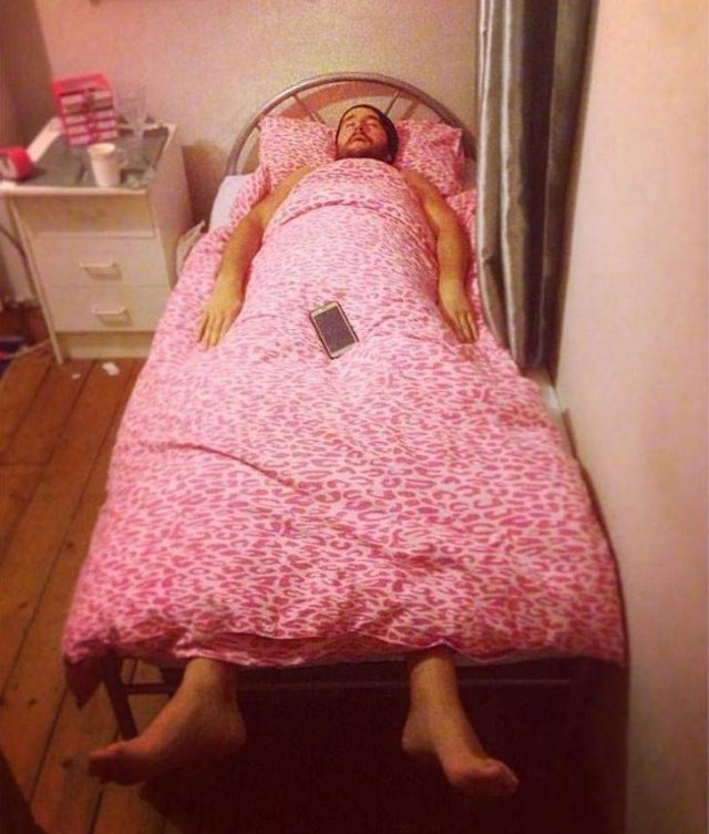 Giant People (24 pics)