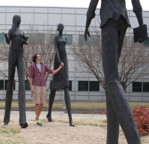 Giant People (24 pics)