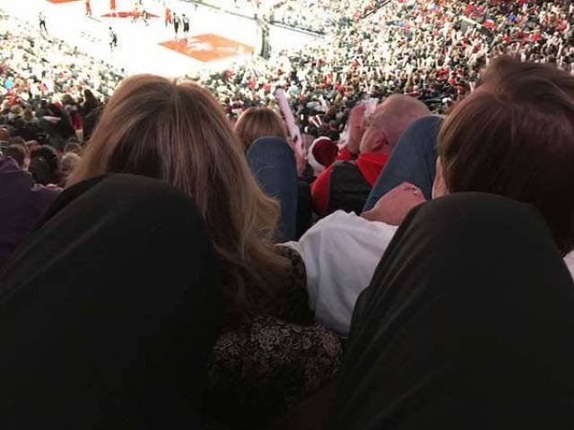 Problems Of Tall People (39 pics) Problems Of Tall People (39 pics)
