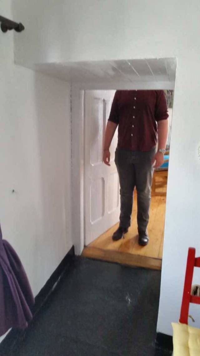 Problems Of Tall People (39 pics) Problems Of Tall People (39 pics)