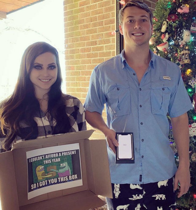 Unexpected And Odd Gifts (17 pics)