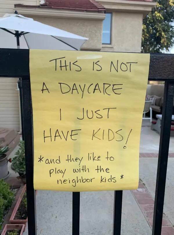 Awful Neighbors (17 pics)